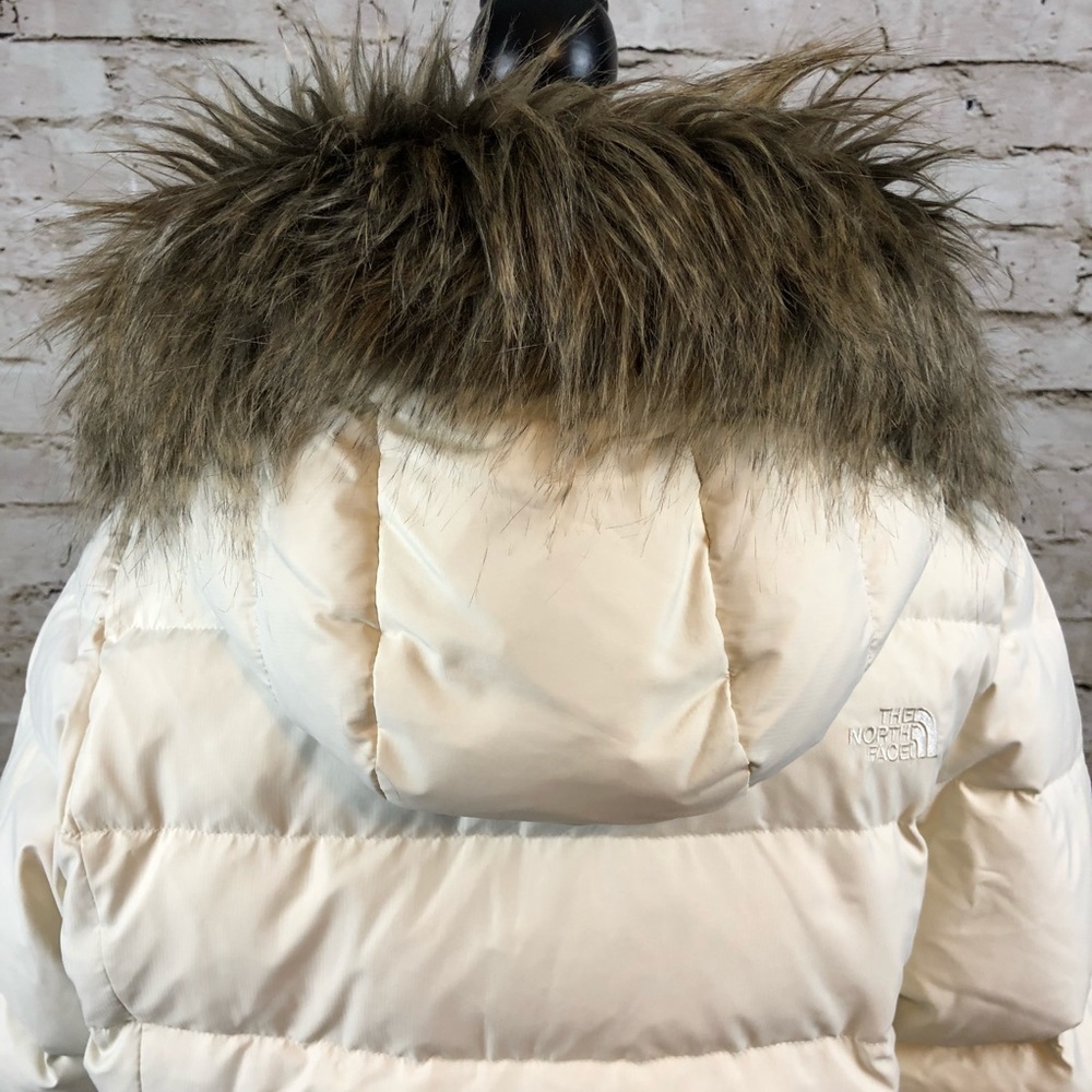 THE NORTH FACE • Winter White Puffer - Picture 2 of 8